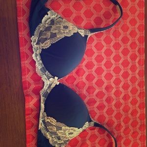 Victoria’s Secret Bra. 36 C